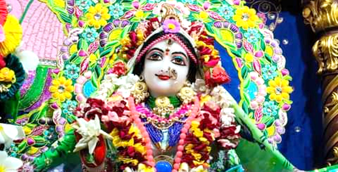 Sri Radhashtami Pushpa Abhishek 4th September 2022